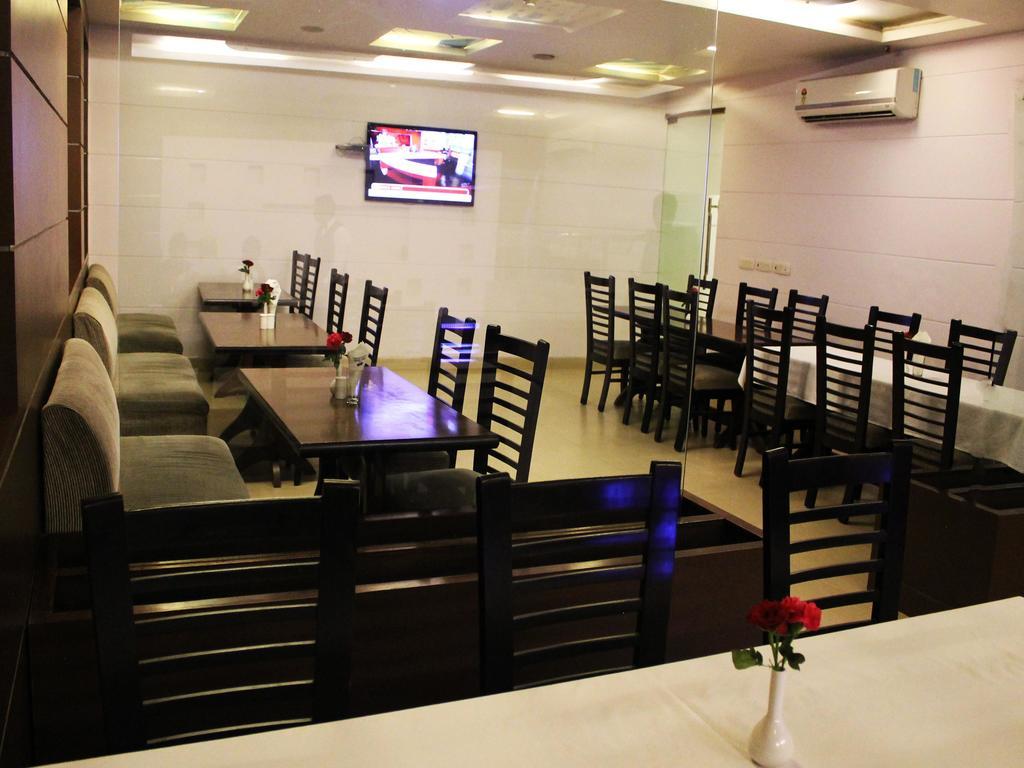 מלון Indirapuram Oyo Premium Kaushambi מראה חיצוני תמונה